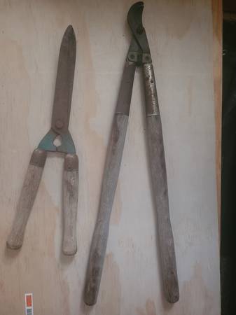 Garden Lopper and Hedge Shears 1