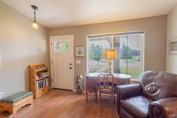 $499,000 / 2br - 1170ft2 - REDUCED! Pleasant View Townhome! (3744 Connery Circle, Unit #A)63656993807105121