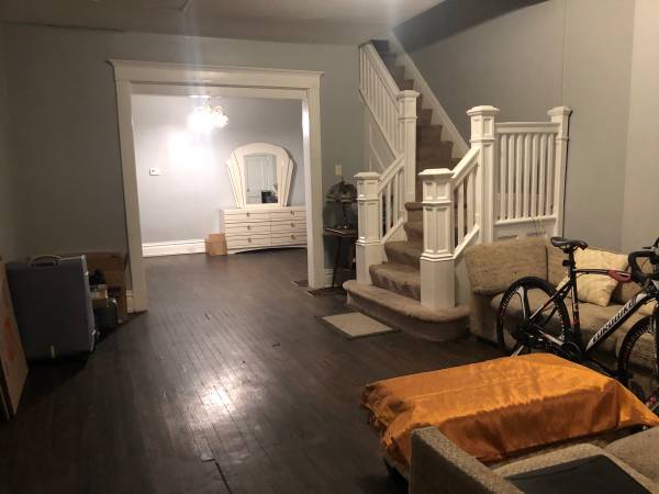 $700 / 1br - 1650ft2 - ¡Guau!!! Ubicación, ubicación, ubicación—¡La mejor y más conveniente ubicación! (Murray Ave y Nicholson Street cerca de Starbucks Squirrel Hill)64013365352961120