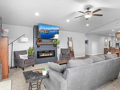 $450,000 / 4br - 1808ft2 - Brand-New Custom Home with Upgrades Thought-out! (Eagle Point)64318775928450124