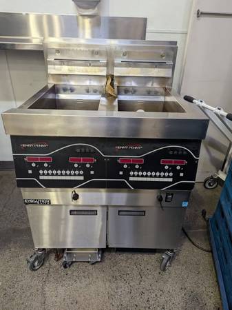 Henny Penny Evolution Elite Double Gas Fryer with Filtration 1