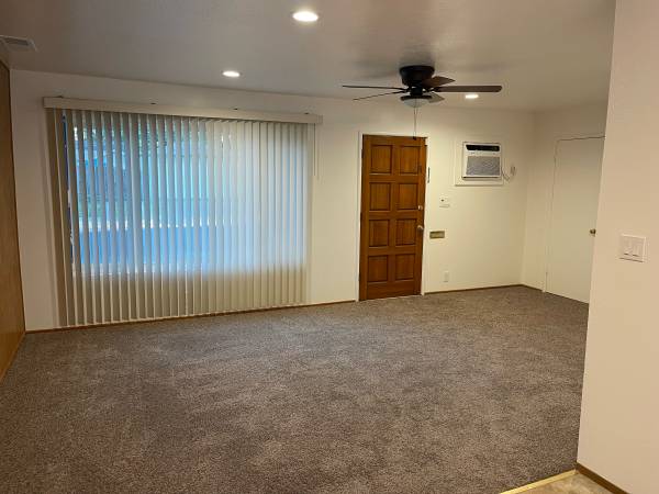 $1,800 / 2br - BRAND NEW ELECTRICAL, A/C, 7’ fence (Modesto)63970446117506121