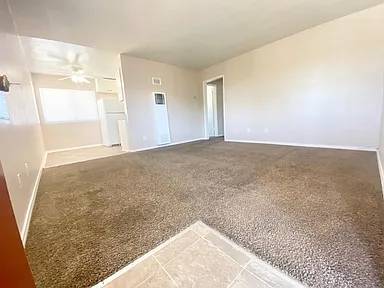 $1,090 / 2br - 800ft2 - 2 bedroom 1 bath with one off street parking space! (San Diego)63998456912898122