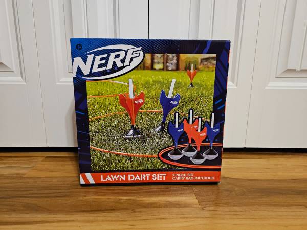 Nerf 7 Piece Soft Tip Lawn Dart Set w/ Carry Bag 1