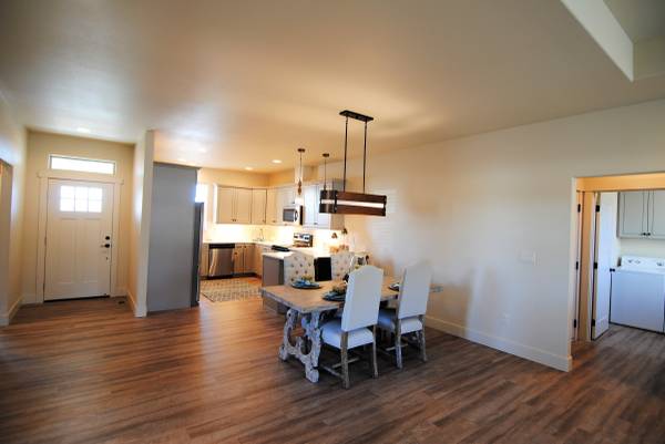 $3,695 / 3br - Fully Furnished Executive Residence! 3x2 Newer Build Duplex (1714DB) (Wenatchee)63845970540803121