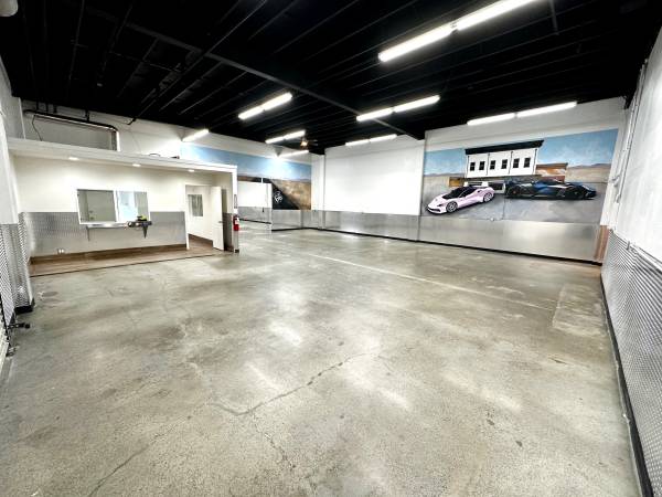 $1 / 1800ft2 - Awesome Warehouse Space Private and Secluded Very Upscale 1800-3600 Sf (santa clara)63868152769283120