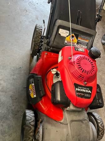 Cortacésped empujado autopropulsado MTD de 21" con recogedor - $180 (Reserve, Luisiana)63470458498563122