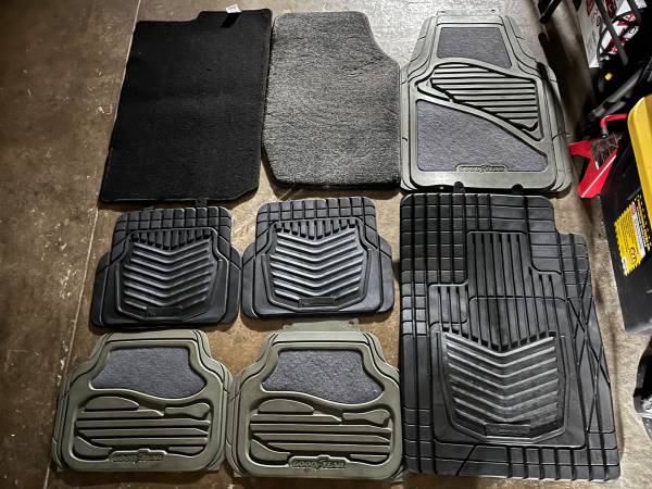 Car / Vehicle Floor Mats - 8x 1