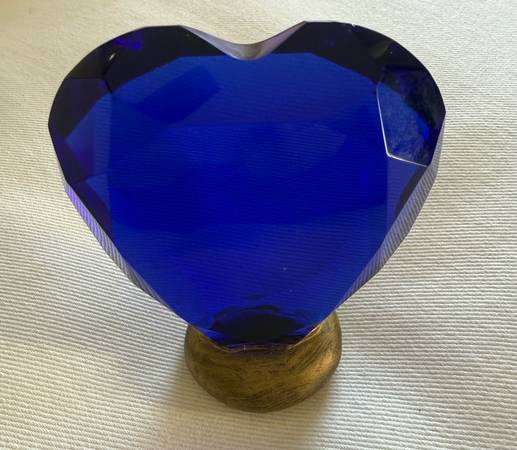 Rosenthal Style Cobalt Blue Crystal Heart Paperweight Mounted on a Gol 1