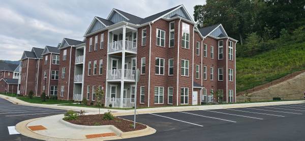 $1,725 / 2br - 1130ft2 - BRAND NEW APARTMENT HOME COMMUNITY!! (WAYNESVILLE)64029209529987121