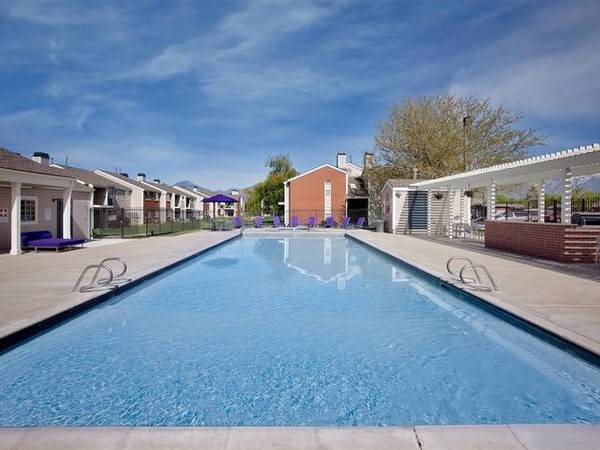 $1,329 / 2br - 925ft2 - Acogedor de 2 habs / 2 baños con lavadora/secadora apilables y conexiones (Taylorsville)63674209159809122