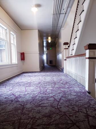$1,075 / 450ft2 - ¡UN MES DE RENTA GRATIS! Estudio en esquina del segundo piso en el Vradenburg (Wenatchee)63690664266881122