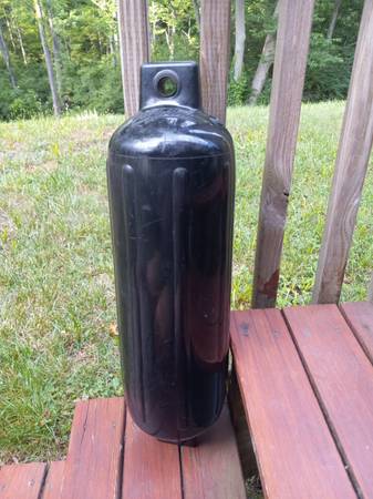 Polyform G-4 Boat Fender 1