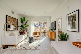 $2,319 / 1br - 645ft2 - Located in Los Angeles, 1/bd, Movie Theater63912983008003122