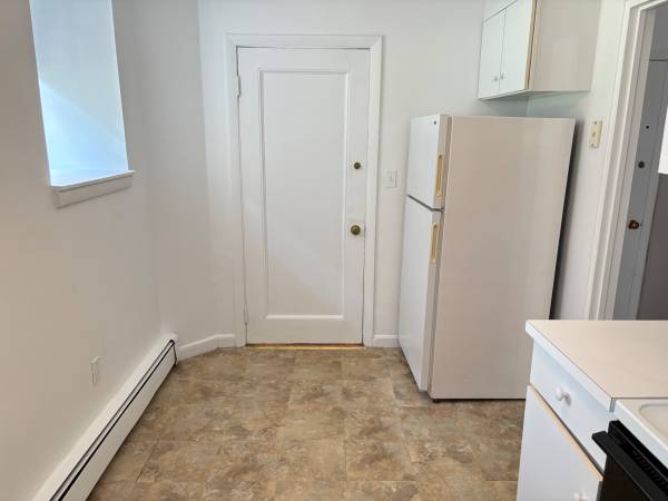 $2,750 / 2br - ☀️NO LAST - NO SEC - NO FEE || NEWTON CORNER 2 BED || HEAT/HW/PRKG ☀️ (NEWTON)63996405950338123