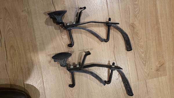 Window mount ski rack, Great for convertibles 1