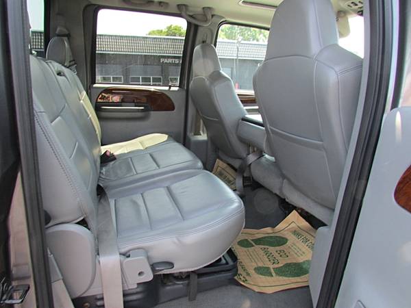 2004 Ford F-250 - Photo 12