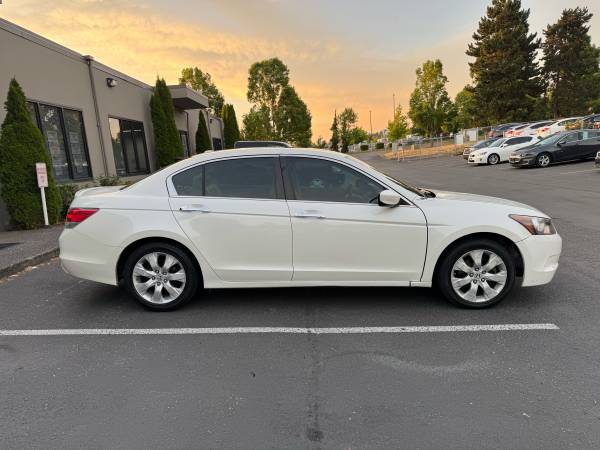 2009 Honda Accord, título limpio, 158 mil millas - $6.450 (Federal Way)63473354707075123