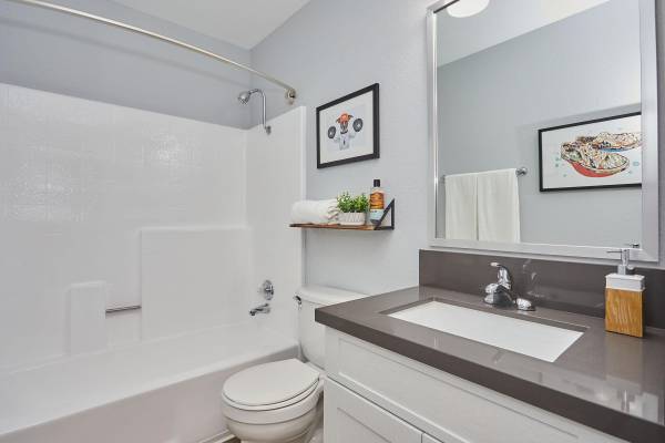 $3,849 / 3br - 1300ft2 - 3BD 2BA, Balcónes y Patios Privados, En Santa Clarita (Santa Clarita)63869888875905122