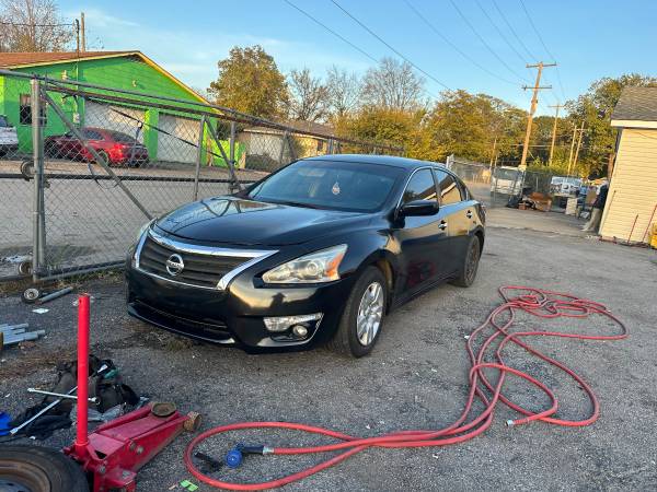 2013 Nissan Altima SEDAN 4-PUERTAS, - $5.300 (chattanooga)63470433000835121