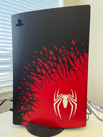 Spider-Man PS5 Disc Edition + 2 Controllers + Charging Dock - $490 1