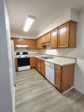 $921.00 / 1br - 672ft2 - Vinyl Plank Flooring 1 Bed, 1 Bath Apt in Lynchburg, VA - $921/mo - Av63851971393921122
