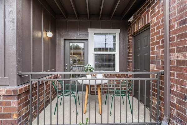 $1,840 / 2br - 995ft2 - Resident Rewards Program, Fitness Center, Clubhouse (6199 NE Alder St, Hillsboro, OR)63820909149315124
