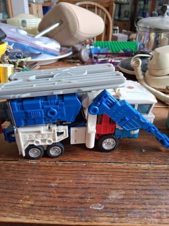 Transformers Robots in disguise UltraMagnusOmega Prime Hasbro - $10 (San Francisco)63471459929601123