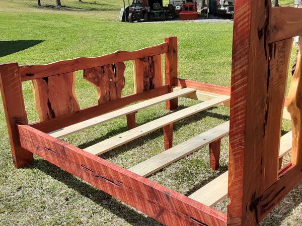 cedar king size bed - $2,350 (cullman)63470919554947122