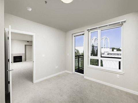 $1,950 / 544ft2 - Carpeting, Full-Size Washer and Dryer, Open-Concept Living Areas (Queen Anne Space Needle)63874306886913124