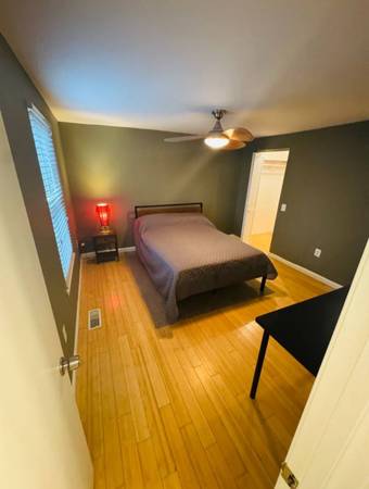 $850 Furnished Master Bedroom (Burke)63843417409539121