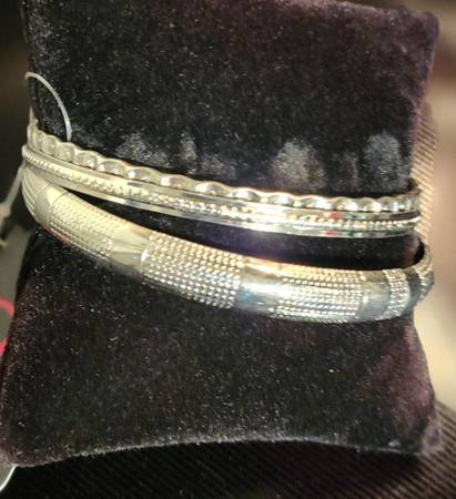 (3) Paparazzi Stand Out Shimmer Silver Tone Bracelets 1