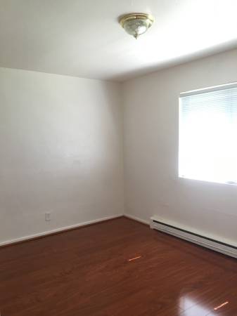 $1,350 / 1br - 520ft2 - Free Rent Move-In Special! One-Level 1BR/1BA West Seattle Apartment (West Seattle)63852482518915122