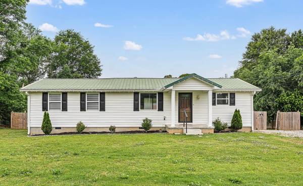 $1,000 / 2br - 1461ft2 - Beautiful Family Home in-Quiet neighborhood!!@ (Jackson)