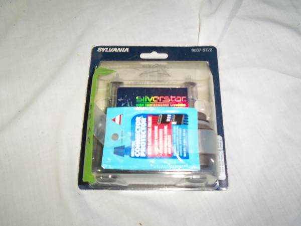 Headlight--Sulvania Silverstar car headlight 1