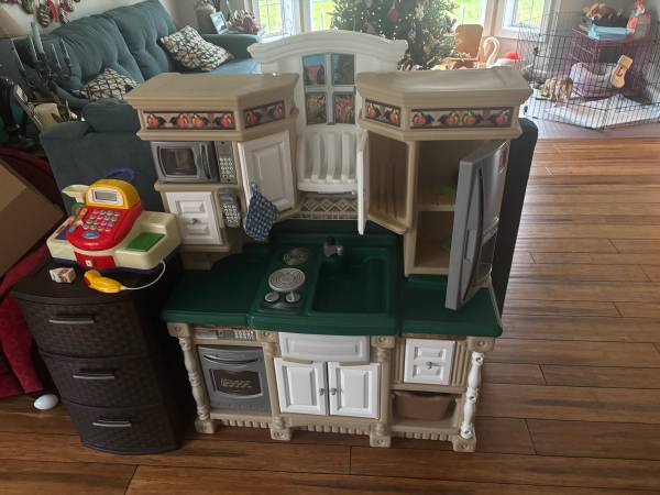 Kids Play Kitchen 1