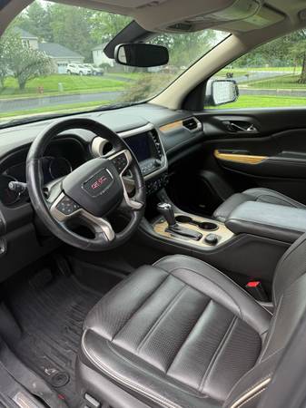 SUV confiable GMC Acadia @ precio asequible: $15,250 (Blue Bell)63502002652673123