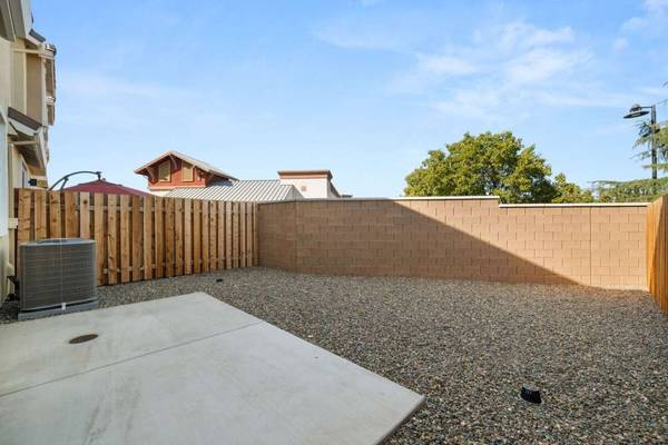 $2,950 / 2br - 1530ft2 - Controlled FOB Access, Hardwood Flooring, Playground (6122 Plaza Loop, Rocklin, CA)64043838437122121