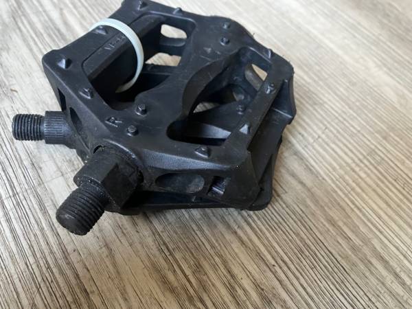 VP 560 BMX MTB 1/2 Platform Pedal BlackVP 560 BMX MTB 1/2 Platform Ped 1