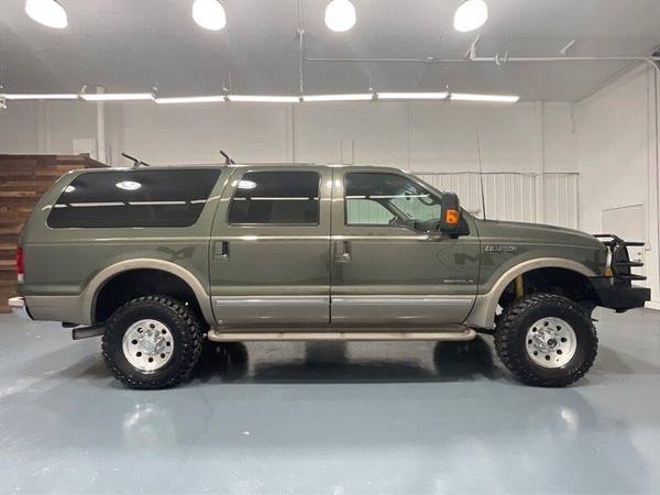2002 Ford Excursion Limited 4X4 / 7.3L DIÉSEL / Cuero / SIN ÓXIDO Limited - $41,500 (+ MM Investment Cars-Gladstone / ENVIAMOS A TODO EL PAÍS)63623060807169123