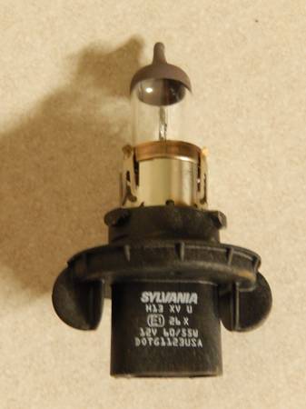 SYLVANIA HALOGEN AUTOMOBILE LIGHT BULB 1