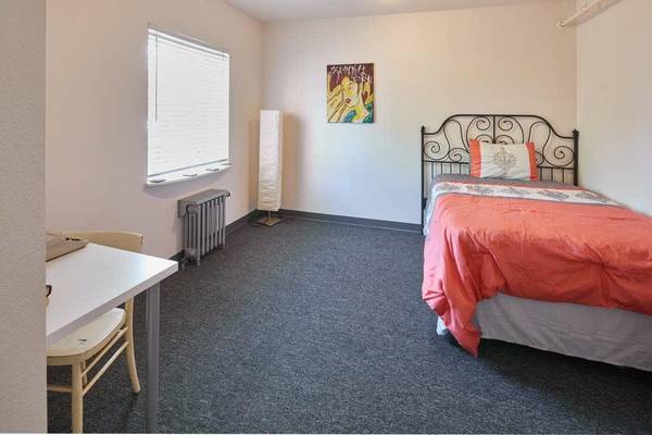$1,305 / 2br - 512ft2 - Common area WiFi available, Onsite coin operated laundry facility63831251722753121