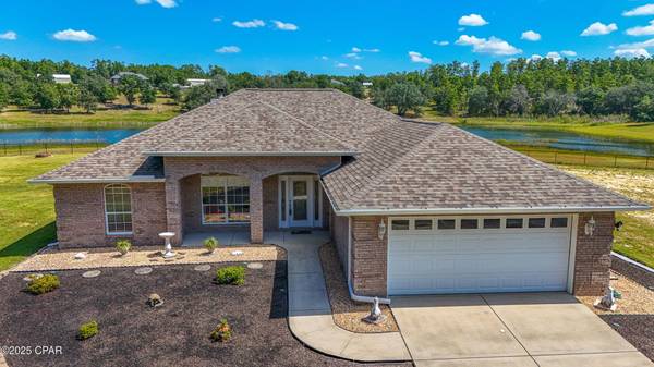 $499,900 / 3br - 1980ft2 - Gorgeous lakefront, brick home sitting on over 4 acres! (Chipley)63910447912451120