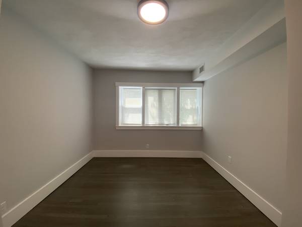 $4,000 / 3br - 1305ft2 - Renovated East Boston 3 Bed For $4,000 AVAIL NOW NO FEE (East Boston)63863135671681124