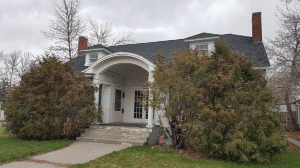 Centrally located 1bd/1bath townhome style apartment, 1,200 sq ft 1