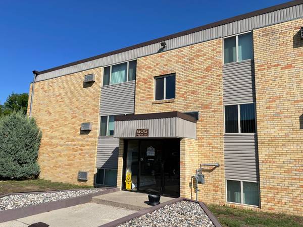 $835 / 2br - 620ft2 - 2B/1B, Heat Paid, Minot ND (505 Park Street, Minot, ND)63817009440899120