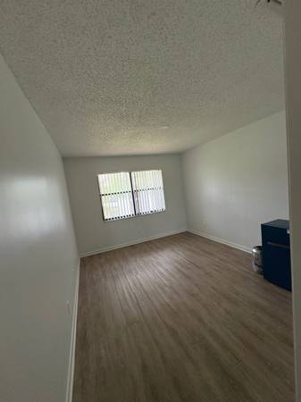 $900 / 2br - Room for Rent – Private Bathroom (For One Woman Only) (Stuart)63799881957889123