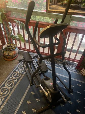 Pro-Form 475 E Elíptica Stair Master máquina funciona muy bien - $40 (Petaluma)63471438356355121