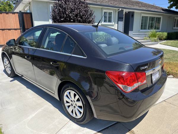2011 Chevy Cruz LT sedan original 35,000 miles like New - $5,800 (fremont / union city / newark)63438591054595123