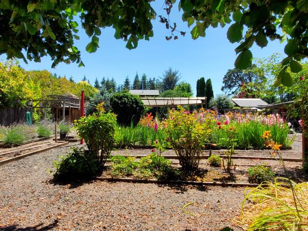 $1,150,000 / 4br - 3821ft2 - Extraordinary Custom Built Home with 2nd Residence is a Must See! (Corvallis)63851765588865124